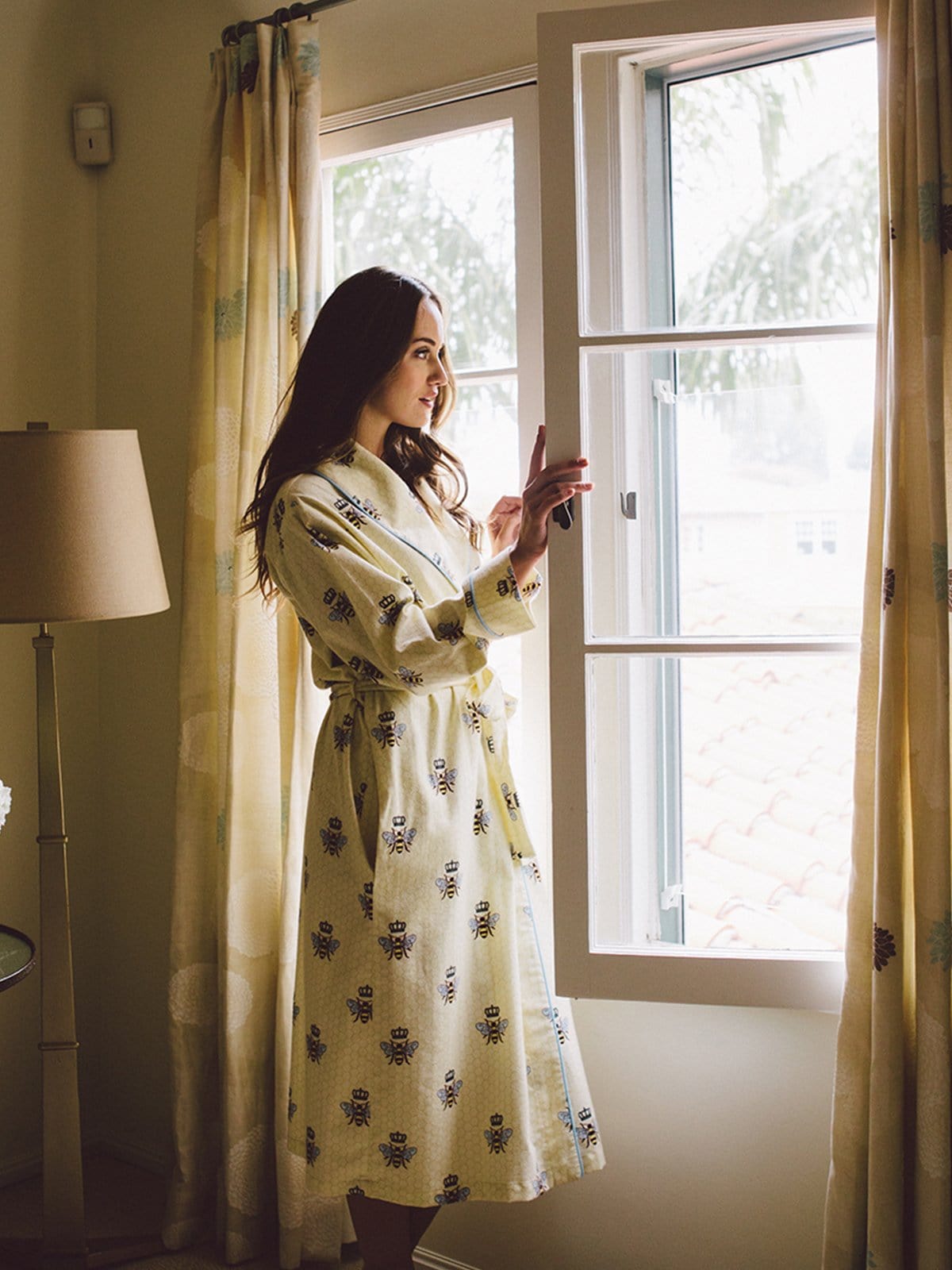 Queen Bee Shawl Collar Flannel Robe - Honey