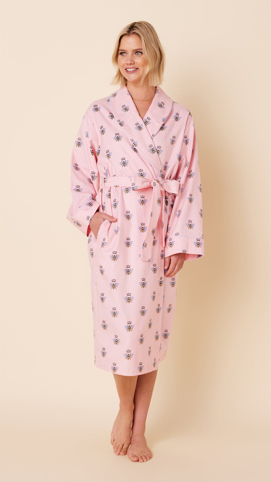 Queen Bee Shawl Collar Flannel Robe - Pink