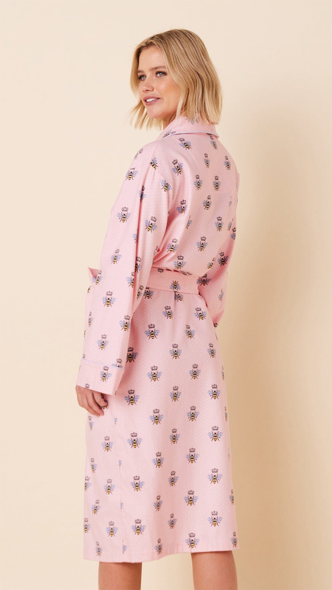 Queen Bee Shawl Collar Flannel Robe - Pink